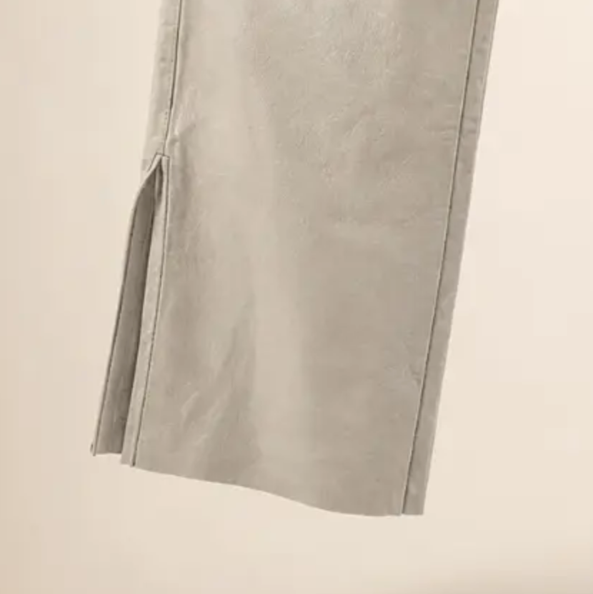 Pantalón Cuero Flare Hueso